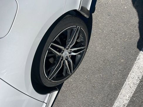 Used 2021 Honda Accord Touring image 9