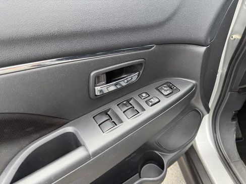 Used 2025 Mitsubishi Outlander Sport ES AWD/4WD image 13