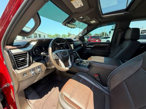 Used 2024 GMC Sierra 1500 Denali w/ Denali Reserve Package AWD/4WD image 10