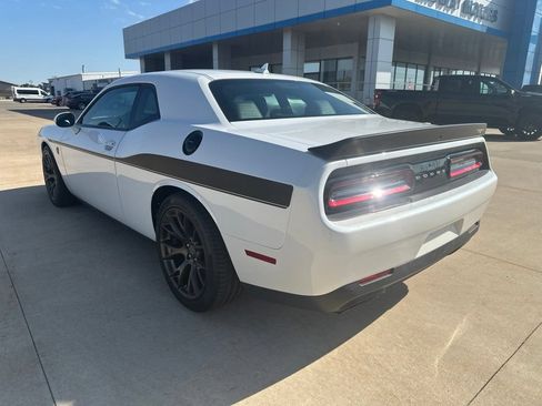 Used 2015 Dodge Challenger SRT Hellcat RWD image 30