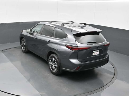 Used 2024 Toyota Highlander XLE image 21