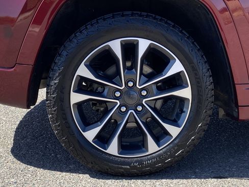 Used 2023 Jeep Grand Cherokee Overland image 9