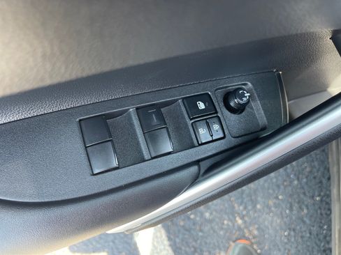 Used 2025 Toyota Corolla Cross AWD Hybrid image 8