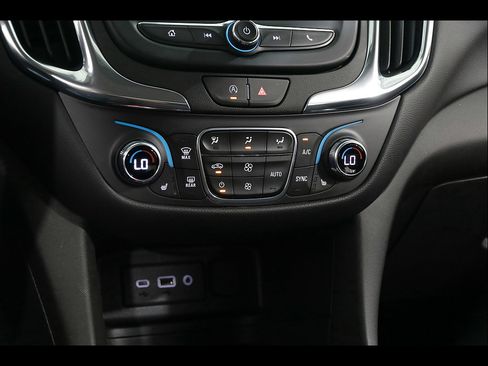 Certified 2022 Chevrolet Equinox LT AWD/4WD image 13