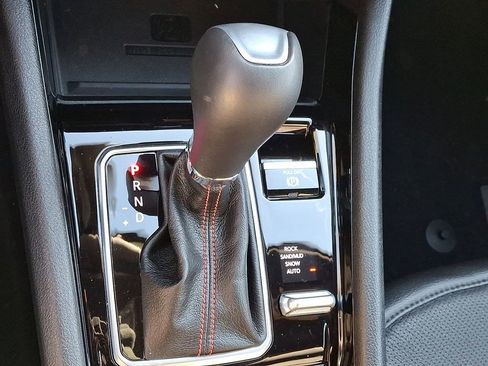 Used 2024 Jeep Compass Trailhawk w/ Trailhawk Elite Group image 17