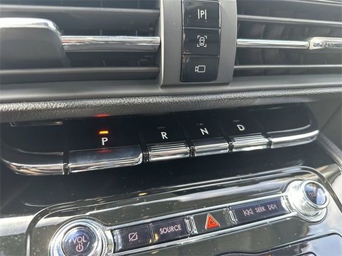 Used 2022 Lincoln Corsair Reserve w/ Luxury Package image 22