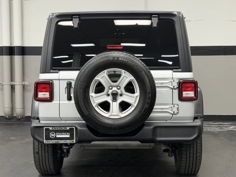 Used 2022 Jeep Wrangler Unlimited Sport image 11