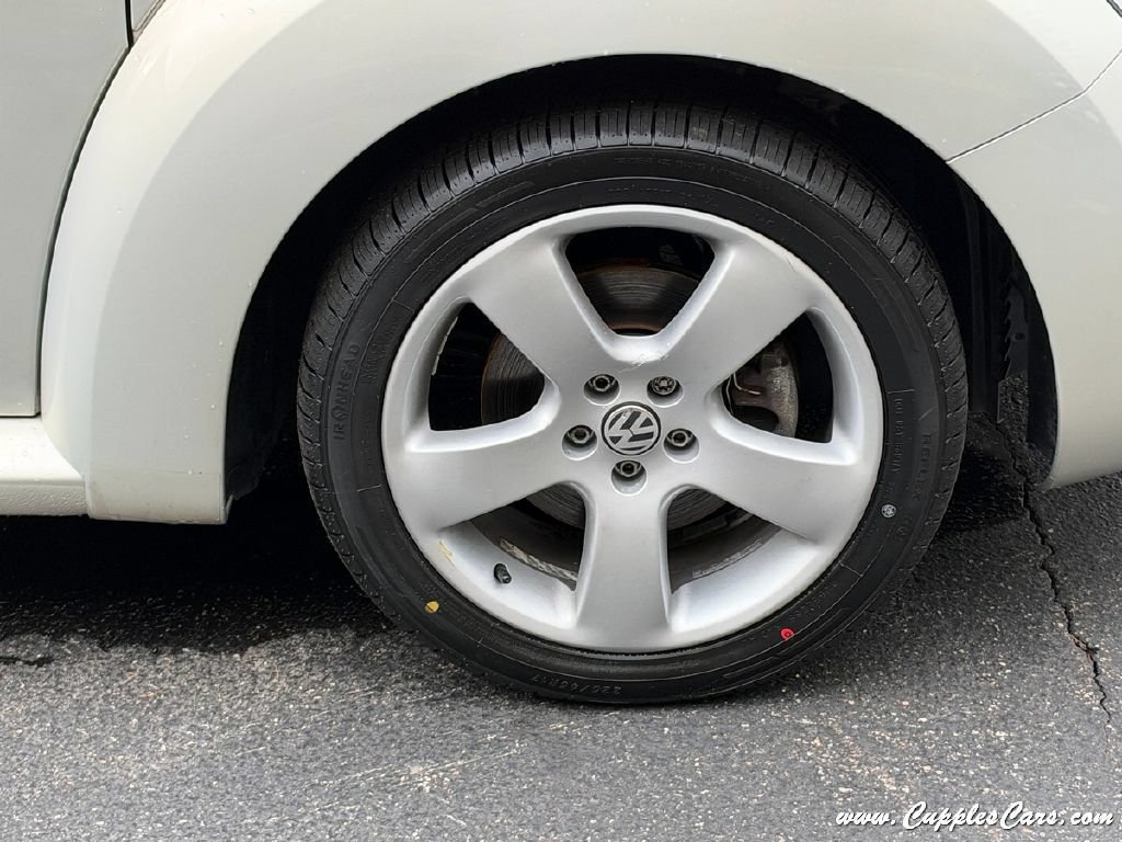 Used 2009 Volkswagen Beetle Blush FWD image 34