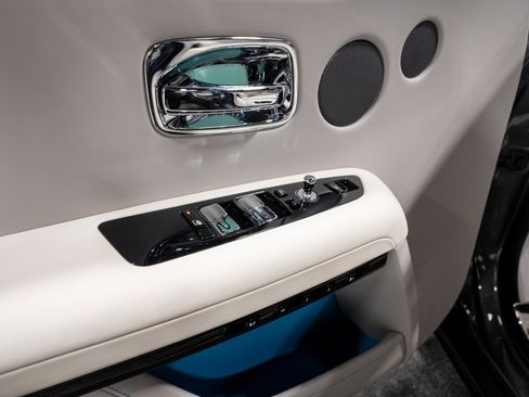 Used 2024 Rolls-Royce Ghost AWD/4WD image 32