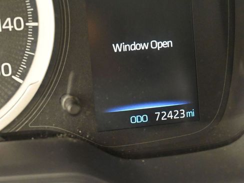 Used 2022 Toyota Corolla LE image 11