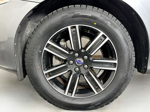 Used 2017 Volvo XC60 T5 Dynamic w/ Preferred Option Package AWD/4WD image 11