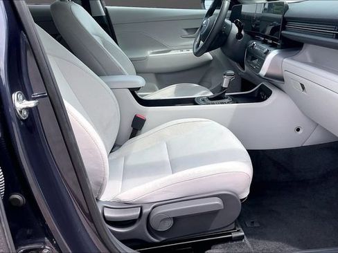 Used 2025 Hyundai Kona SEL AWD/4WD image 7