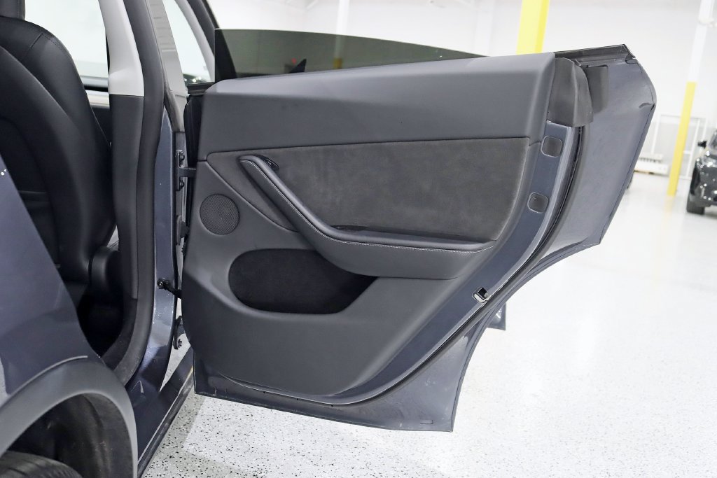 Used 2023 Tesla Model Y Long Range AWD/4WD image 37