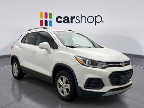 Used 2017 Chevrolet Trax LT w/ Driver Confidence Package image 5