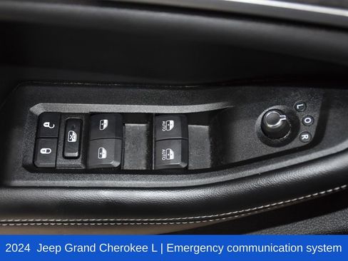 Used 2024 Jeep Grand Cherokee L Limited w/ Luxury Tech Group II image 22