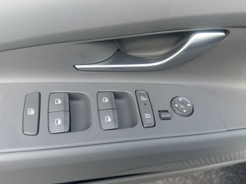 Used 2026 Hyundai Elantra Hybrid FWD image 11