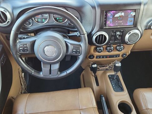 Used 2011 Jeep Wrangler Unlimited Rubicon w/ Dual Top Group AWD/4WD image 11