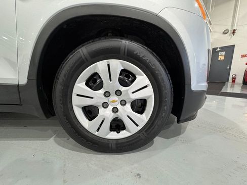 Used 2016 Chevrolet Trax LS image 40