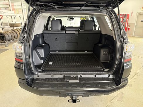 Used 2024 Toyota 4Runner SR5 Premium image 32
