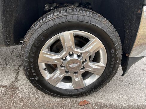 Used 2017 Chevrolet Silverado 2500 LTZ image 21