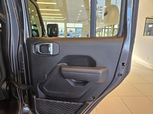 Used 2021 Jeep Wrangler Unlimited Rubicon 4xe w/ Steel Bumper Group image 26