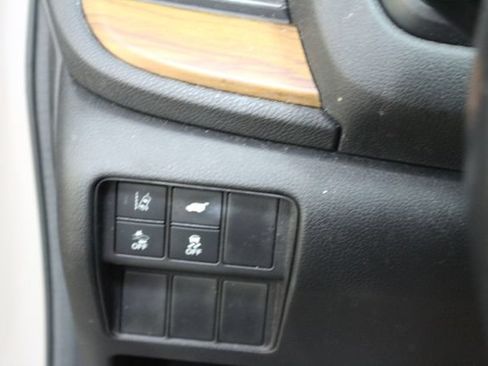 Used 2018 Honda CR-V Touring image 15