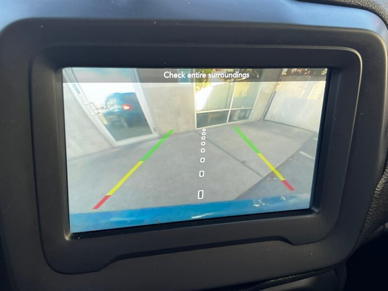 Used 2019 Jeep Renegade Latitude w/ Safety & Security Group II AWD/4WD image 35