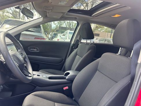 Used 2017 Honda HR-V EX image 9
