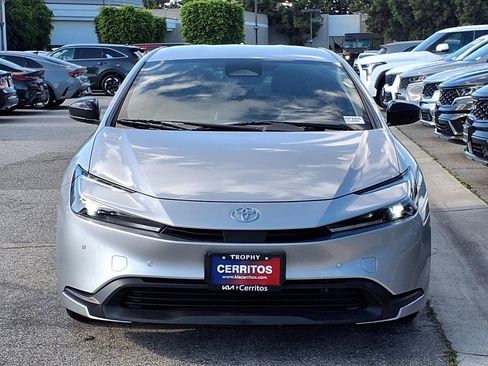 Used 2024 Toyota Prius LE FWD image 8