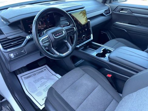 Used 2025 GMC Acadia Elevation FWD image 17