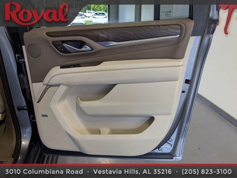 Used 2021 GMC Yukon XL Denali w/ Denali Premium Package RWD image 9