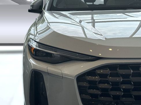 Used 2025 Audi Q5 Prestige image 9