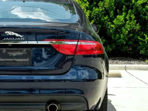 Used 2016 Jaguar XF Prestige RWD image 55