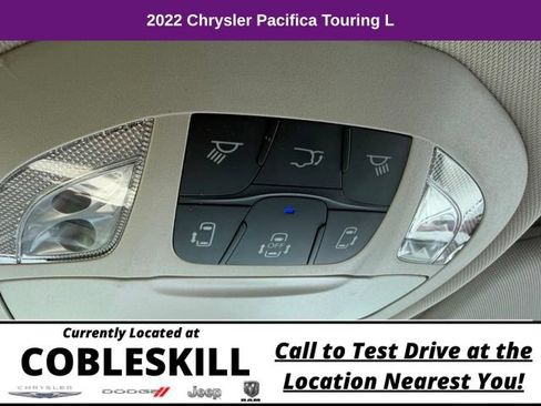 Used 2022 Chrysler Pacifica Touring-L AWD/4WD image 24