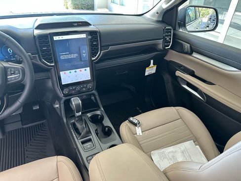 New 2025 Ford Ranger Lariat w/ Chrome Accent Package image 31