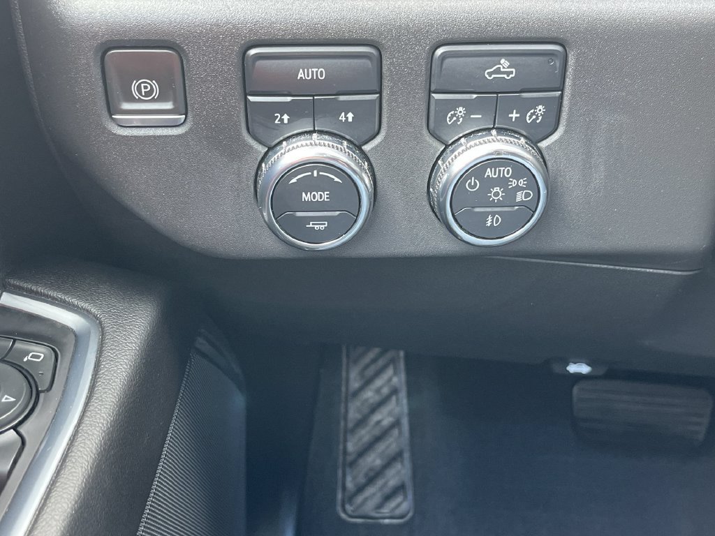 Certified 2023 GMC Sierra 1500 Elevation w/ LPO, Elevation Black Package AWD/4WD image 18