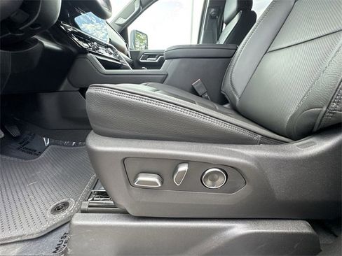 New 2025 GMC Sierra 2500 Denali w/ Denali Reserve Package image 12