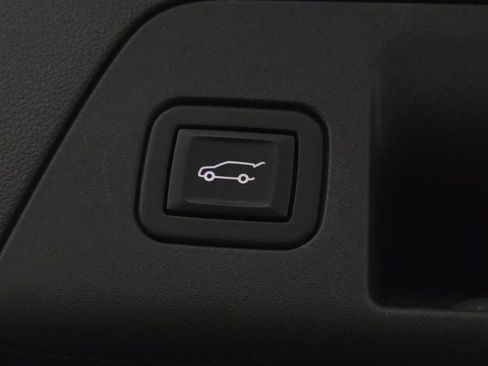 Used 2022 Buick Envision Avenir w/ Technology Package II image 21