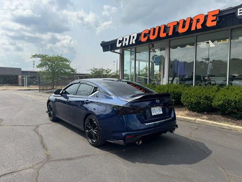 Used 2023 Nissan Altima 2.5 SR w/ SR Premium Package FWD image 3