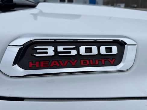 Used 2019 RAM 3500 Tradesman w/ Chrome Appearance Group image 34