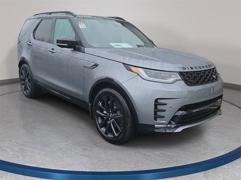 New 2026 Land Rover Discovery Dynamic SE image 3