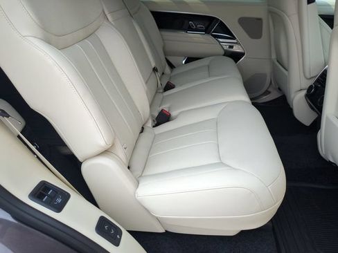 New 2026 Land Rover Range Rover Long Wheelbase SE AWD/4WD image 17