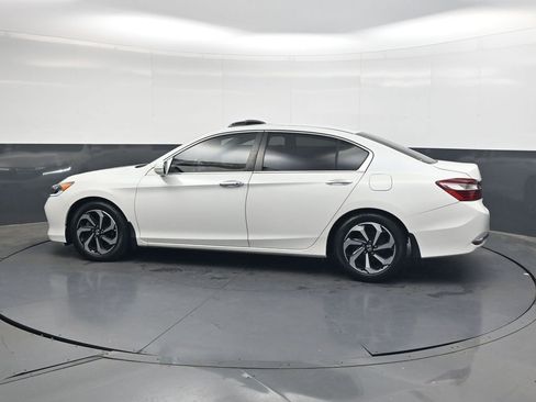 Used 2017 Honda Accord EX image 7