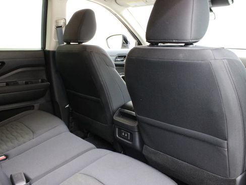 Used 2026 Nissan Pathfinder SV FWD image 20