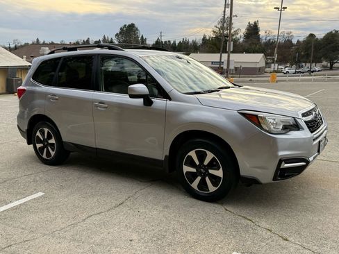 Used 2017 Subaru Forester 2.5i Limited image 11