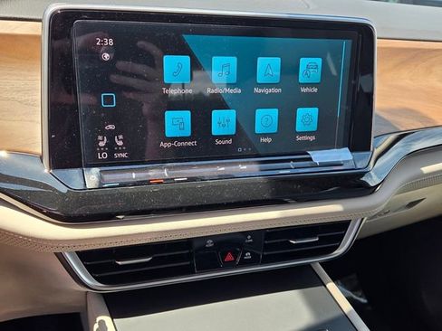 New 2026 Volkswagen Atlas SE FWD image 20