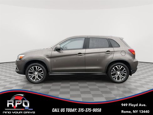 Used 2019 Mitsubishi Outlander Sport ES image 2