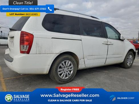 Used 2012 Kia Sedona LX image 4