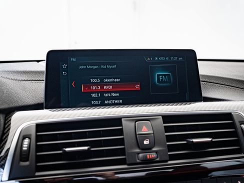 Used 2018 BMW M4 Convertible image 34