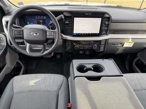 Used 2025 Ford F250 XLT w/ Black Appearance Package image 12